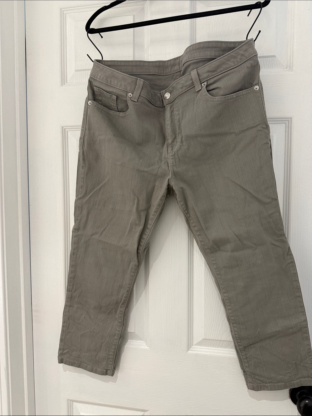 Women’s grey Straight-Leg cropped jeans